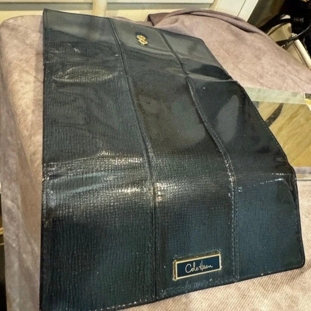 Cole Haan Green Textured Glossy Black Clutch‎ Wallet